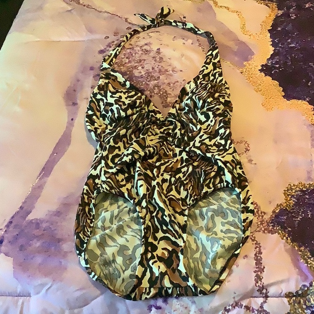 One piece bathing suit, new, tags, size M- 8/10